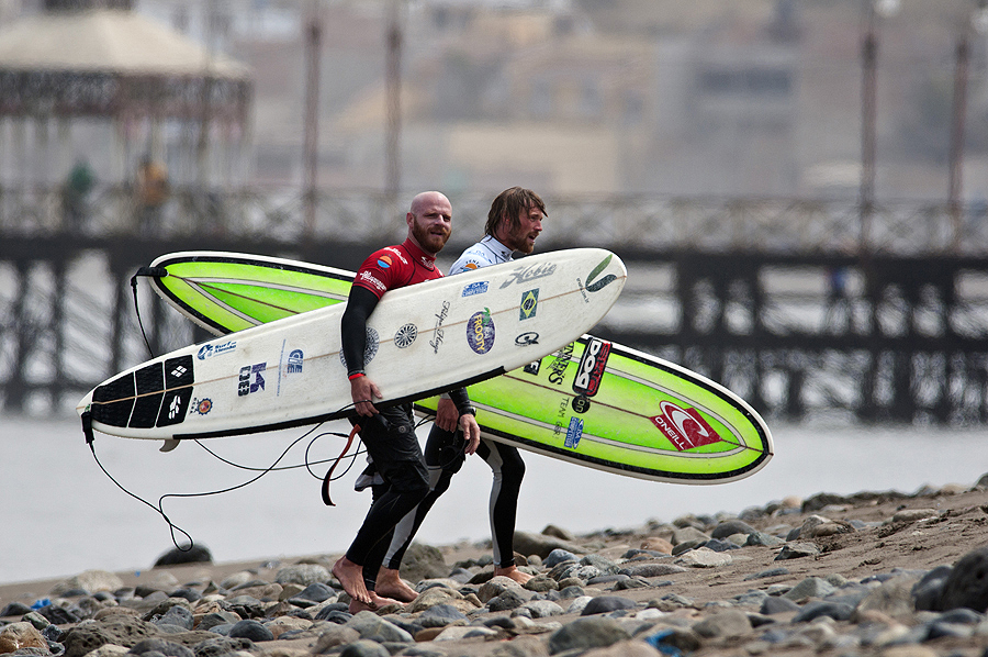 Phil Rajzman from Brazil and Ben Skinner from GReat Britain. Credit: ISA/ Rommel Gonzales